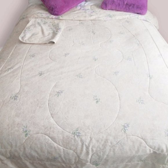 THE BAY REVERSIBLE TWIN BEDDING- Floral and Cream W 1 large pillow cover - Picture 4 of 11